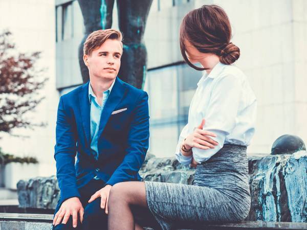 彼女にするのは無理かも…デート中のやりすぎアピール3つ