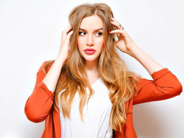 男性が思わず「イタイな…」と思ってしまう年上女性の言動5つ