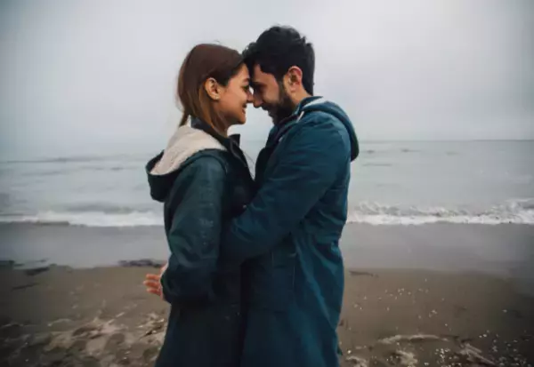 「実は大好き…」男性が一人の女性と“距離を縮めたくなる”瞬間