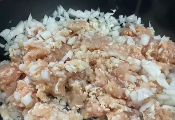 【3色丼レシピ】形だけの愛なんてお断り！不条理な夫へのイライラを炒めて。
