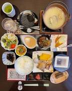假屋崎省吾、とにかく凄すぎた宿の朝食を公開「めっちゃ豪華」「すごい」の声