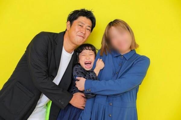 パンサー尾形の妻、娘の七五三で撮った家族ショットを公開「唯一後悔してることは、、、」