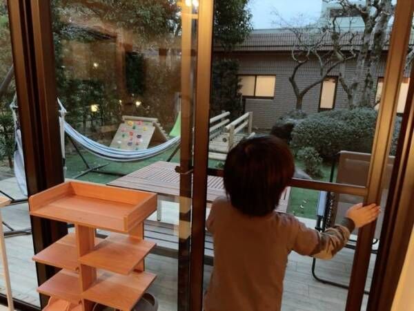 川崎希、子ども達のテンションが“爆上がり”したホテルの様子を公開「部屋専用庭があって」