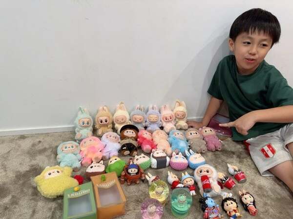 川崎希「抽選が当たり」沢山購入した『LABUBU』のグッズを紹介「欲しいのはほぼ揃ったかな」