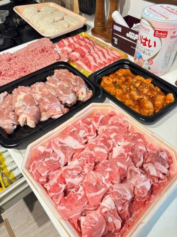 ナナちゃん、大量の肉を買い溜めし便利な保存術を紹介「冷凍庫潤ったー」