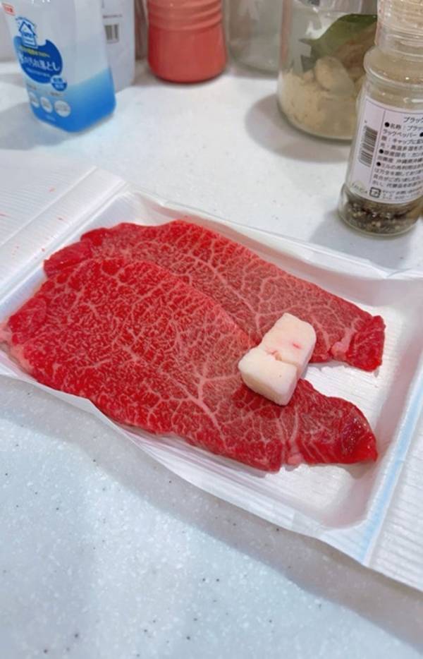 小倉優子、三男の運動会後に訪れた精肉店を報告「美味しいお肉屋さんに出会えて幸せです」