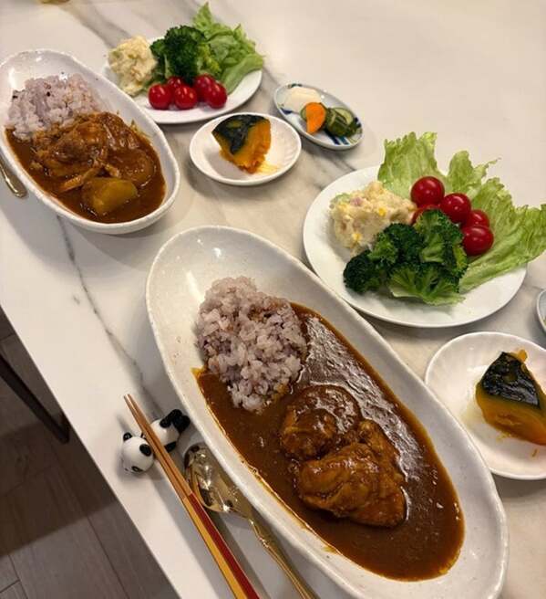 藤あや子、こだわりの手作りカレーを公開「甘さが半端ないです」