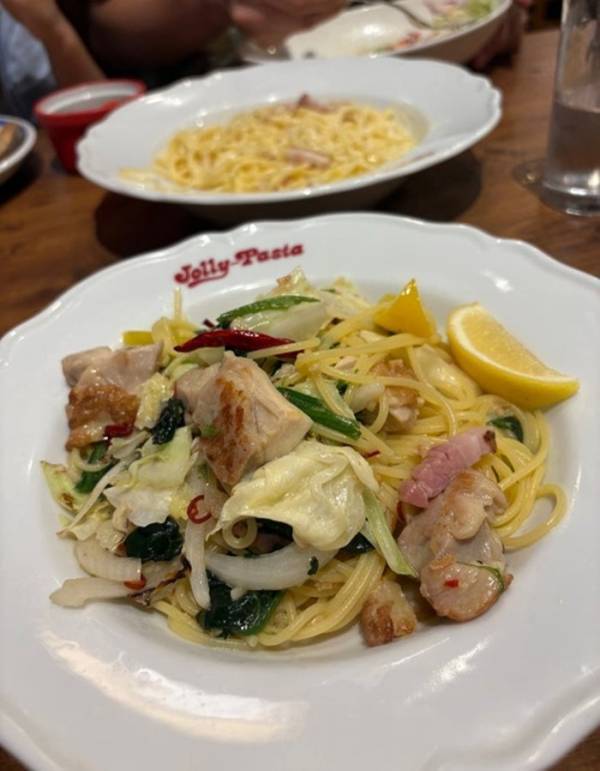 上原さくら、訪れたファミレスで動揺してしまった理由「私の好きなトップ3が」