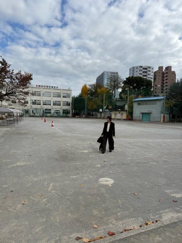 渡辺満里奈、母校の100周年式典で祝辞「懐かしさが込み上げました」