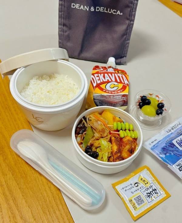 小倉優子、息子に作った“ガッツリな味付け”の弁当を公開「美味しそう」「いつも栄養豊か」の声