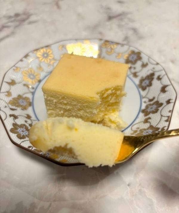 藤あや子「10分で2000個売れた！？」“幻のチーズケーキ”を紹介「不思議な食感」