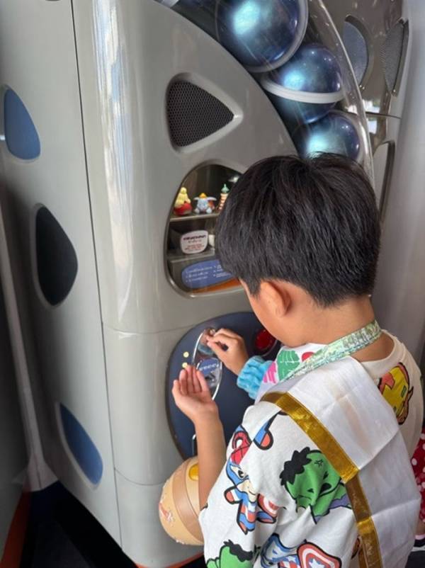 桜井奈々、TDLで初挑戦したカプセルトイに驚き「1個1000円みたいなクオリティー」