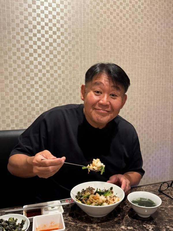 花田虎上、妻のリクエストで家族揃って焼肉へ「久しぶりに4人集合しました」