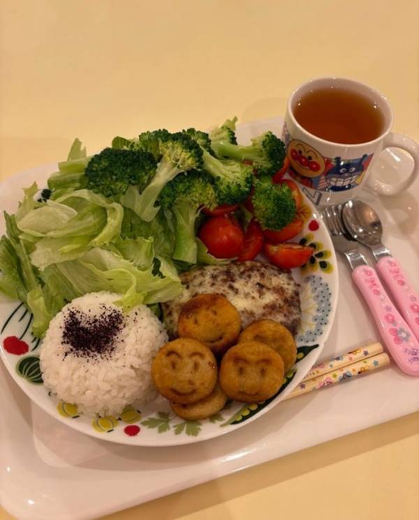 上原さくら、娘のリクエストで食事を用意した結果「納得がいかない顔で渋々」