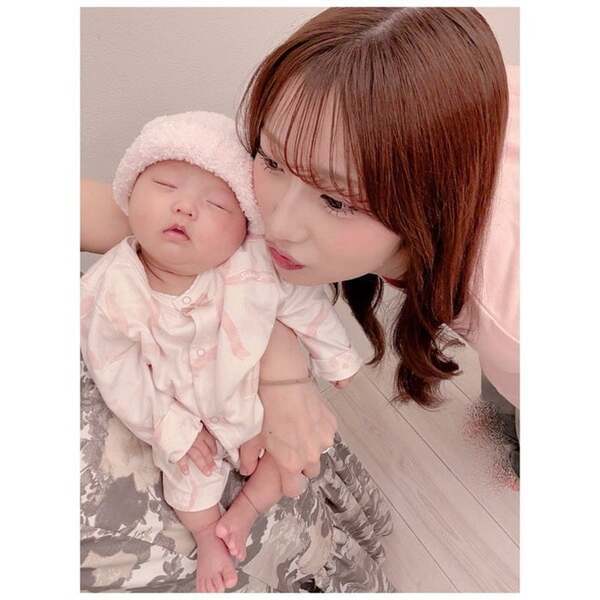 辻希美、18歳差の姉妹のそっくりショットを公開「18年後はねねみたいになるのかな？！」