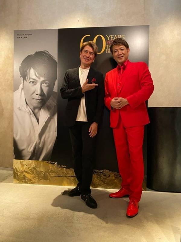 川崎麻世、別所哲也の還暦パーティで再会した人物らとの写真を公開「懐かしい仲間達に出逢えて嬉しかった」