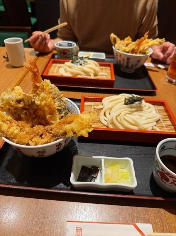 細川直美、夫と外食で堪能したメニュー「私のリクエストで盛り盛りの天丼です」