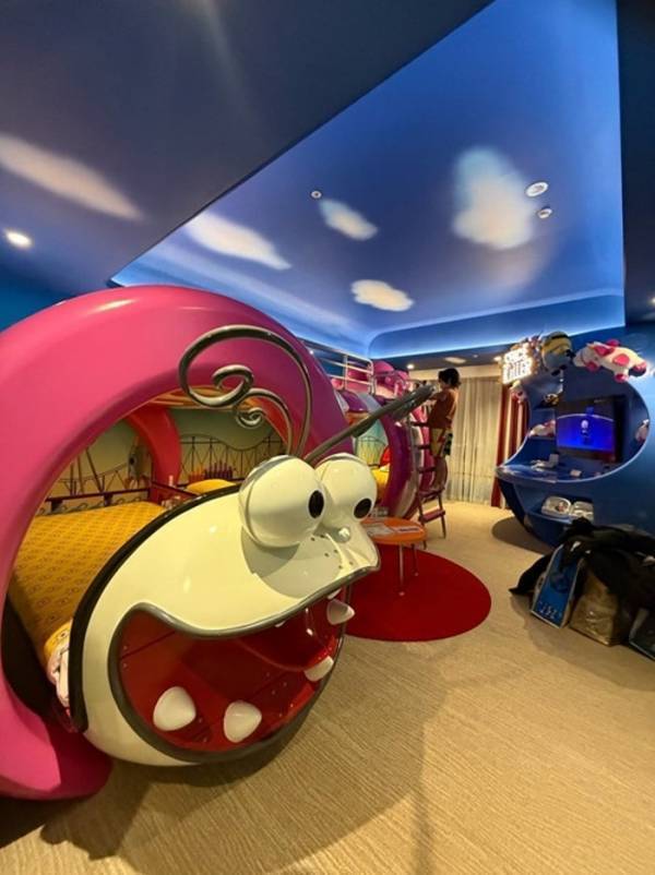 川崎希、ミニオンルームの内装を絶賛「部屋から出たくなくなるくらい笑」