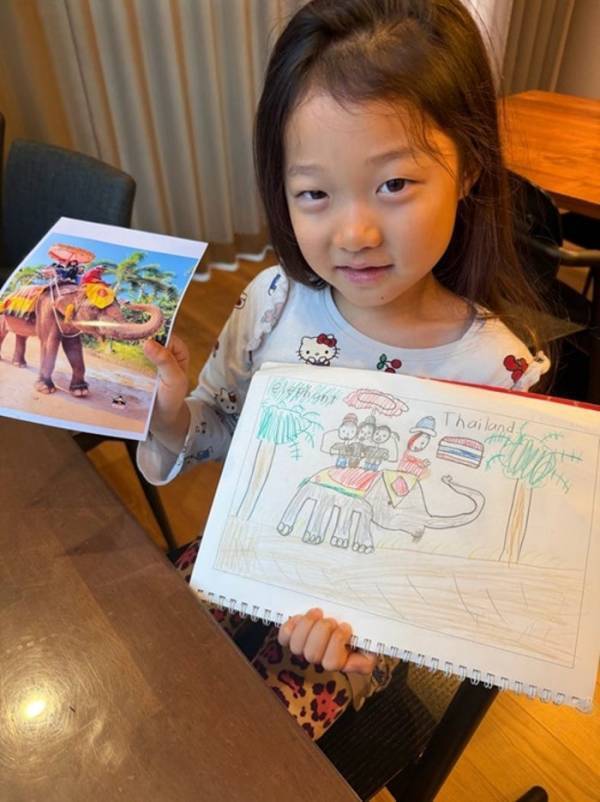 小原正子、娘が海外旅行について描いた英語の絵日記に感激「一緒に旅行できてよかったなー」