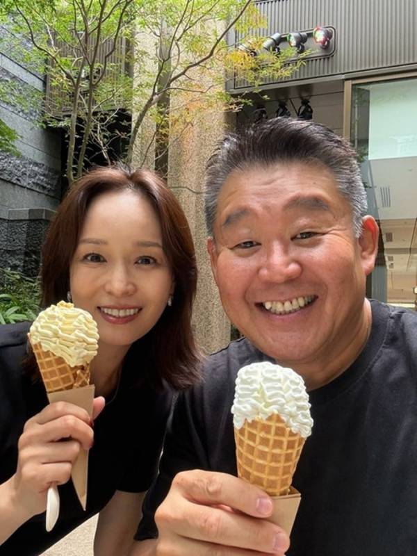 花田虎上、妻と麻布台ヒルズでデザート堪能「ランチのあとぶらぶら」