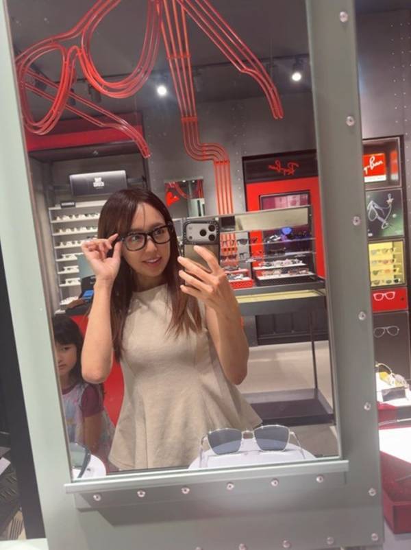川崎希、夫・アレクに買ってもらえず自身で購入した誕プレ「絶対欲しいと思ったMetaグラス」
