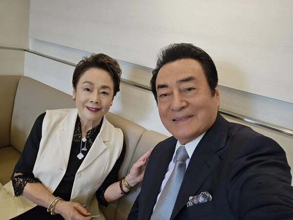 高橋英樹、帝国ホテルで豪華ランチデート「今日は珍しくエスカルゴをオーダー」