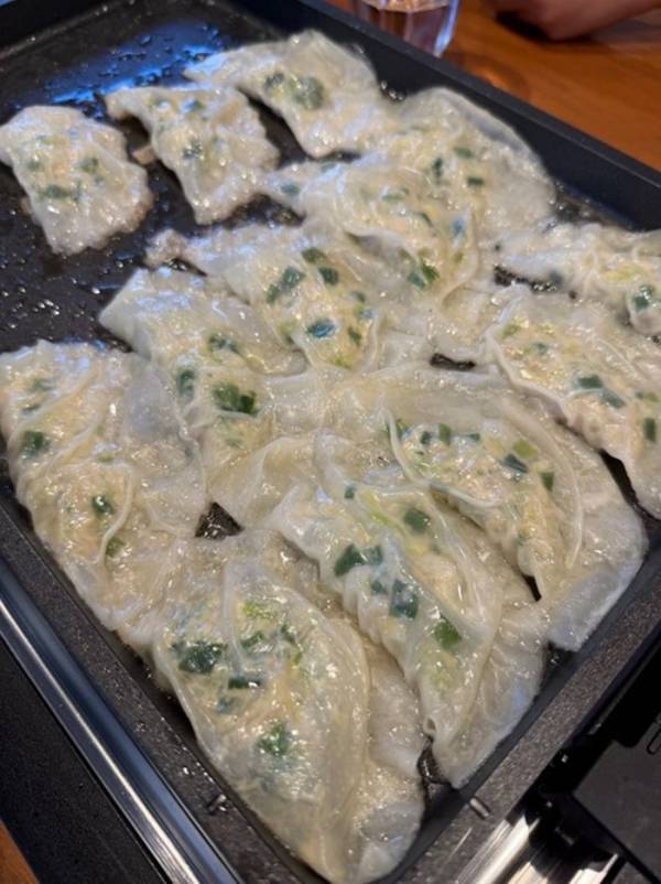 小原正子、200個以上手作りし好評だった餃子「誠八がかなりお手伝いしてくれました」