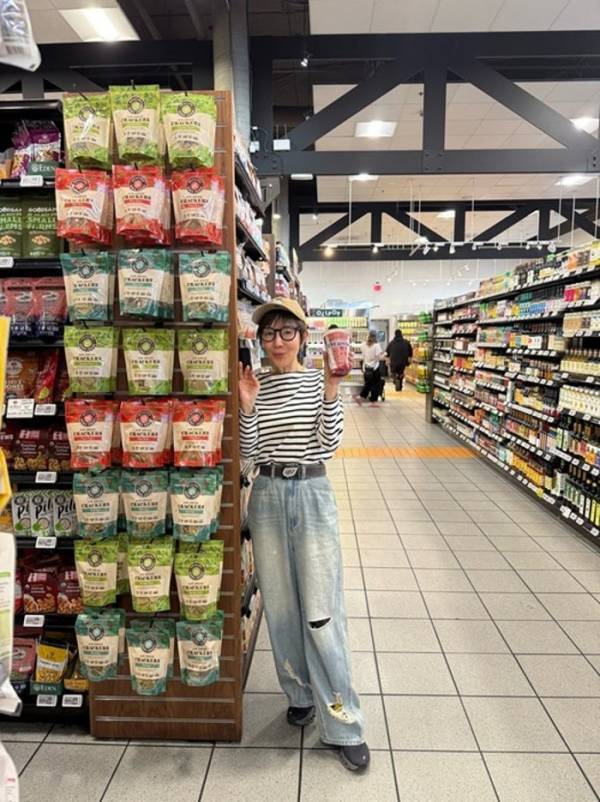 戸田恵子、LAで話題のスムージーを堪能「SNSでも大バズりしたという代物です！」