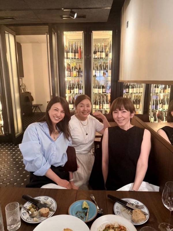 渡辺満里奈、雨宮塔子らと25年ぶりパリで再会「久しぶりの再会に胸が熱くなりました」