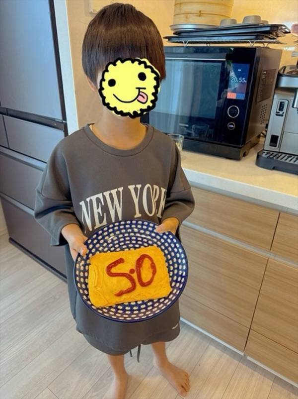 小倉優子、次男が朝食に作ったオムライスを公開「三男の朝ごはんを」