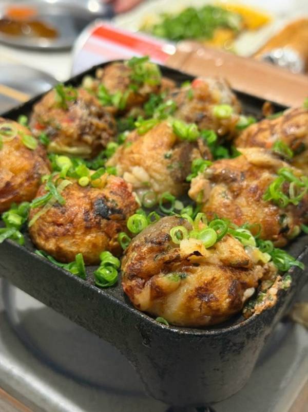 川崎麻世『串カツ田中』でハマるたこ焼きのアレンジを紹介「これは美味い」