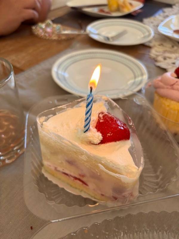 アグネス・チャン、孫からの誕生日プレゼントに感激「私にとっては宝ものですね」