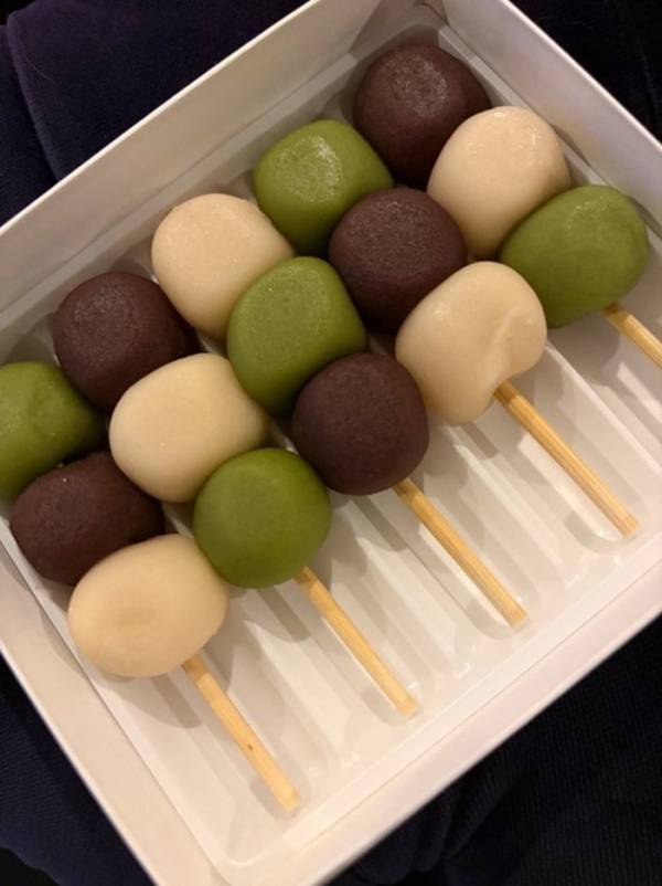 藤あや子、デビュー当時から大ファンの和菓子を紹介「貴重な和菓子なので3本でがまん」