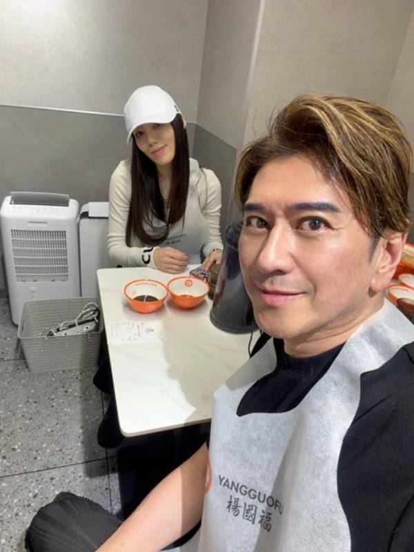 川崎麻世、妻と人気麻辣湯店でリベンジ「はじめから激辛はなめてました」