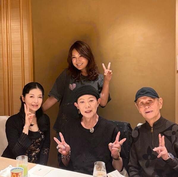 藤あや子、美川憲一らと豪華ディナーを満喫「幸福感MAXです」