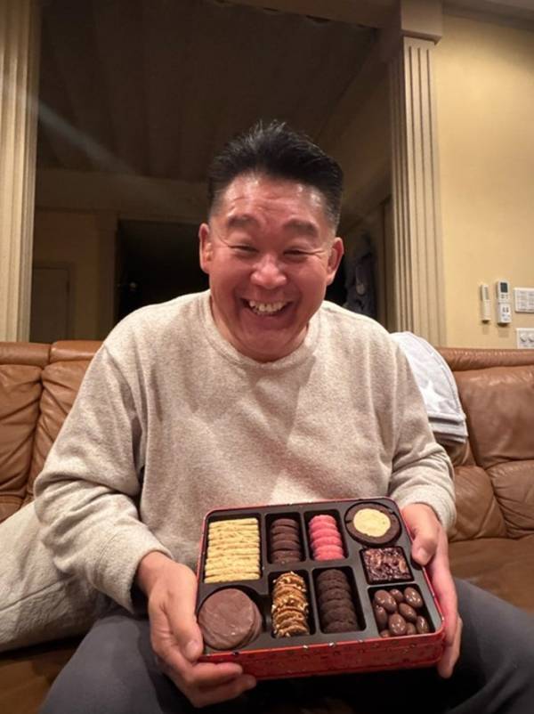 花田虎上、妻からの豪華な贈り物に感激「いやぁさすがの美味しさでした」