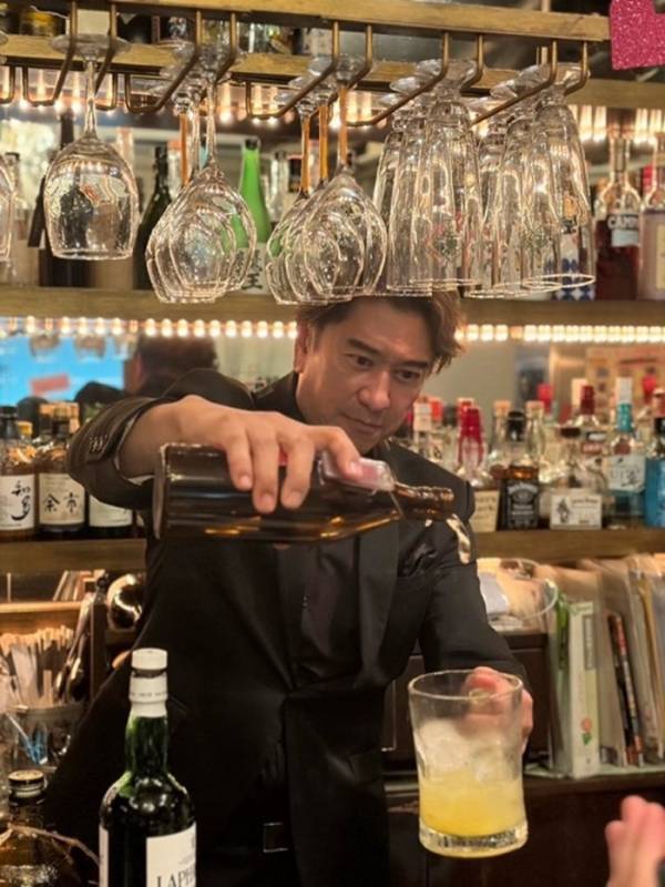 川崎麻世、胃腸炎でダウンした妻に代わり店の手伝い「義母と営業しました」