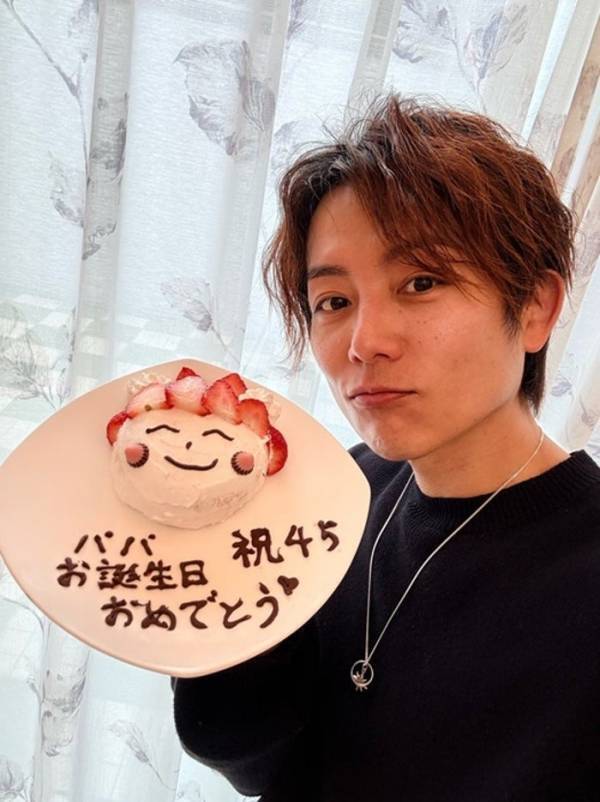 杉浦太陽、長女・希空の手作りケーキで祝福された誕生日「0時に叩き起こされてw」