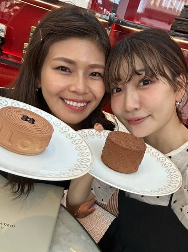 あいのり・桃、LVカフェで1つ3000円のケーキに驚き「ハイブランドの徹底が素晴らしい…！」
