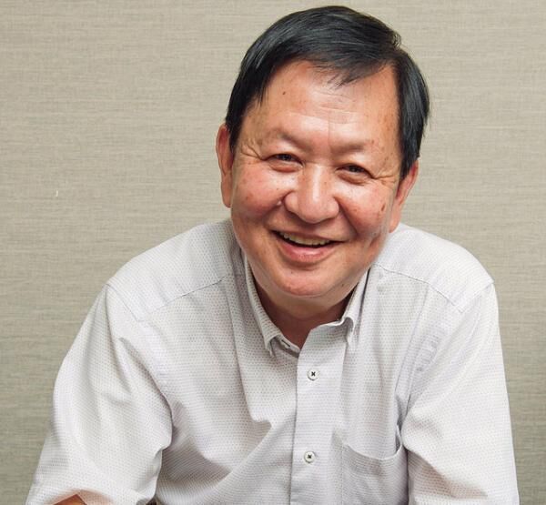 高橋伸齋（しんさい）先生。占い鑑定歴は20年以上、“川崎の父”として人気の占い師。