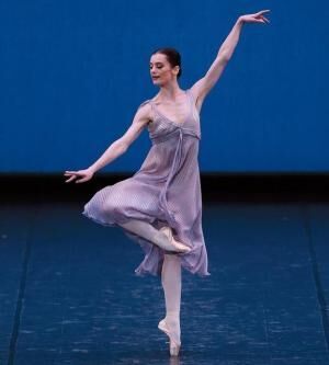 パリ・オペラ座を退団したばかりの踊る美神・オレリー・デュポン。