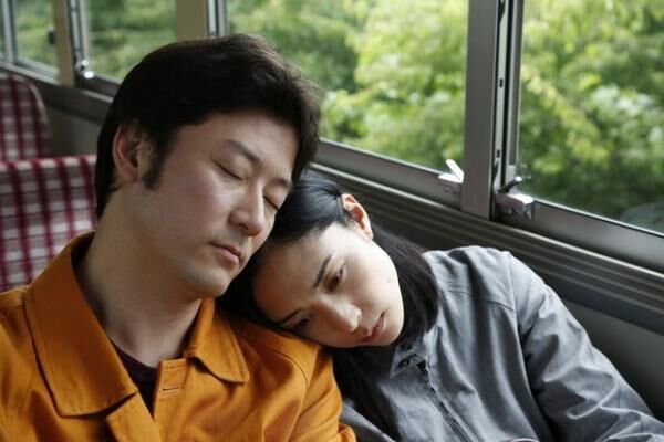 黒沢清監督が描く、ある夫婦の究極のラブストーリー！映画『岸辺の旅』