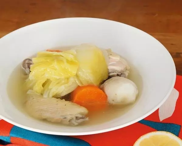 鶏肉と野菜のスープ