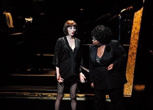ミュージカル『CHICAGO』（2008年）’08年に、長年憧れていたブロードウェイミュージカル『CHICAGO』のロキシー役に。初挑戦ながら堂々たる舞台姿と、バレエで鍛えたダイナミックなダンスで魅了。’12年には、同作の同役でブロードウェイの舞台に立つという快挙を達成。（C）CHICAGO THE MUSICAL 2012 Broadway productionPhoto by MASAHIRO NOGUCHI