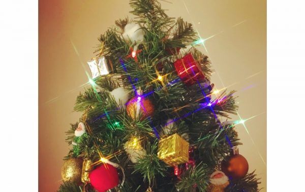 キラッキラがさらに輝く…! クリスマスツリーを美しく撮る裏ワザ｜スマホ撮影テク  #28