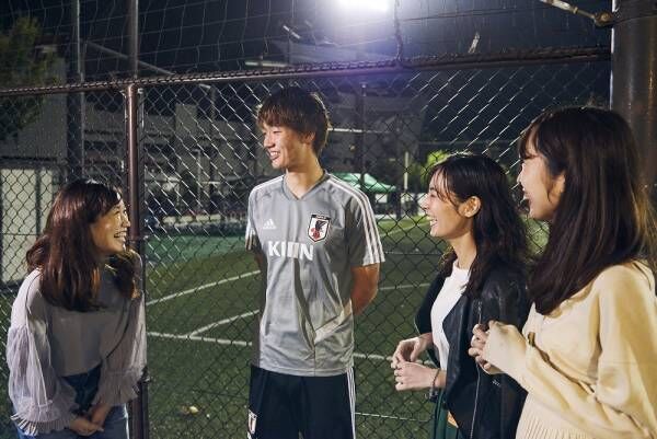 板倉滉、安西幸輝ら日本代表選手にも聞いた「サッカー観戦グッズ」誕生！
