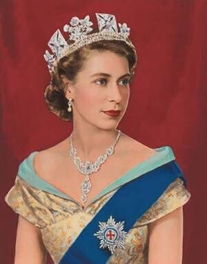 圧巻のカリスマ性！ 「英国王室」肖像画展にウィリアム王子一家の写真も