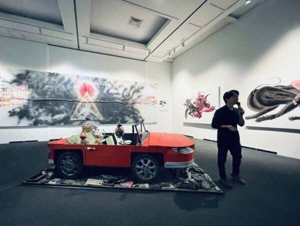 「100億円集めて…」世界注目の美術家・長坂真護が“廃棄物アート”をつくる衝撃の理由