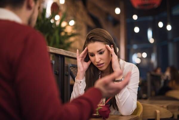 デートの目的を知って唖然…女性が脈ありと勘違いした「男性の言動」