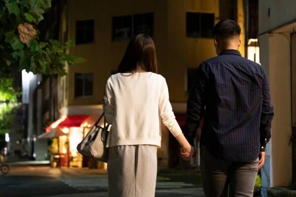 後悔しかありません… 年上の既婚者男性にハマった「壮絶な不倫の末路」4つ